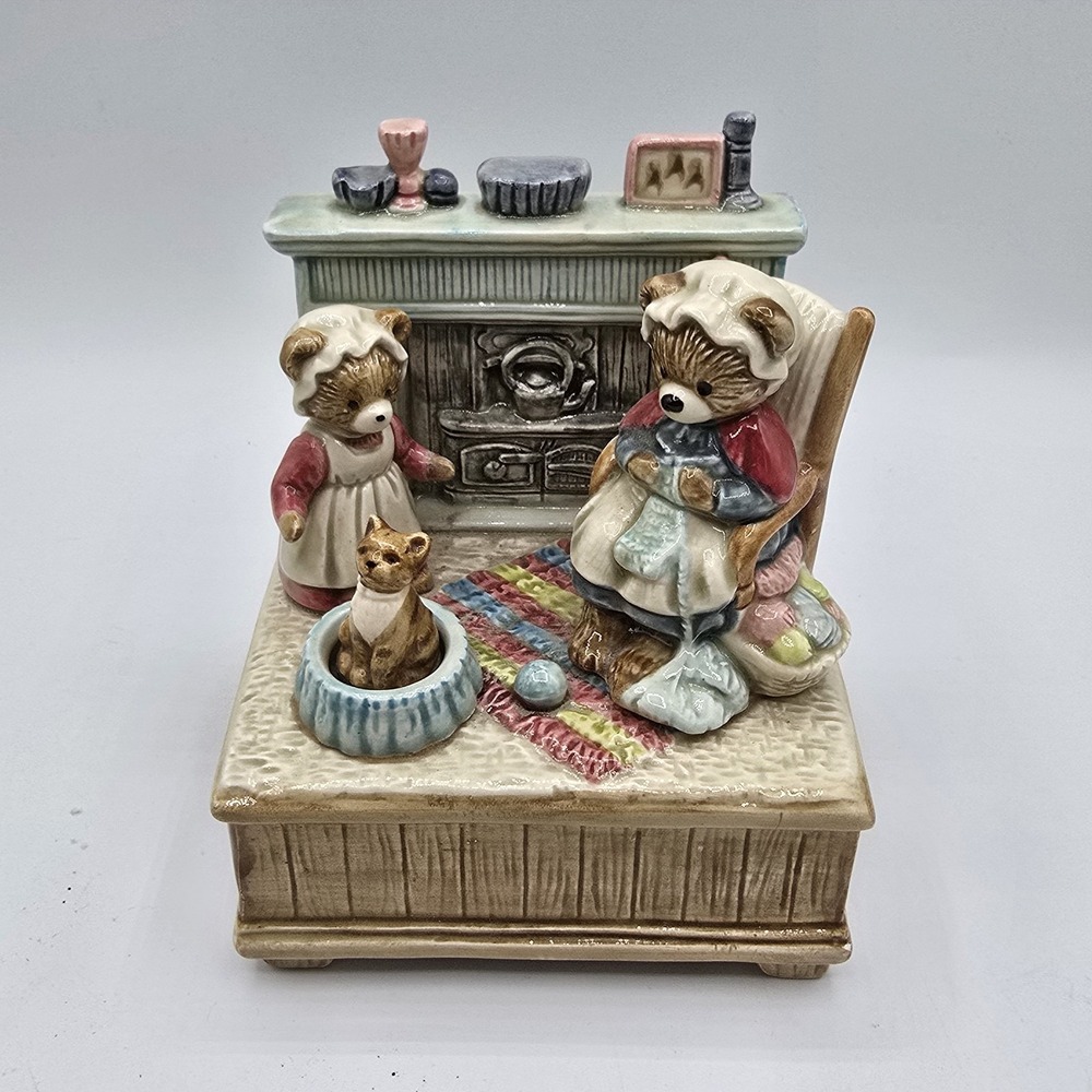 Otagiri Japan Bear Family with Rotating Kitten Home Sweet Home Music Box Vtg